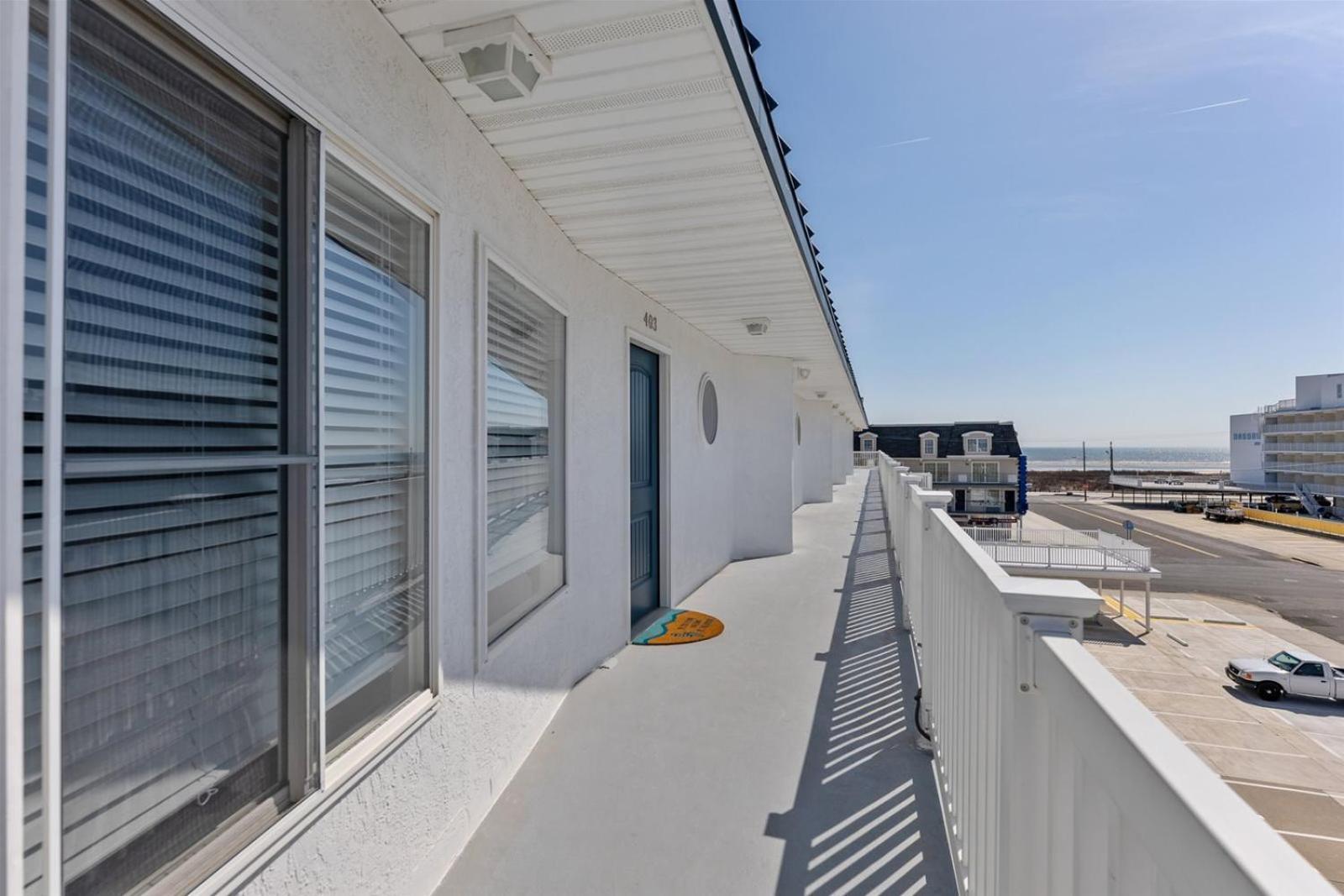 6109 Atlantic Ave, Unit 403 - The Cape Cod Apartment Wildwood Exterior photo